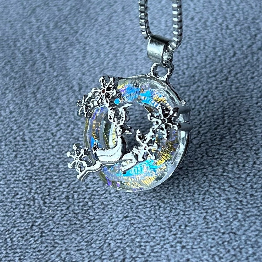 Reindeer with Snowflakes Necklace ~ Stunning Iridescent Stone ~ Brand New!